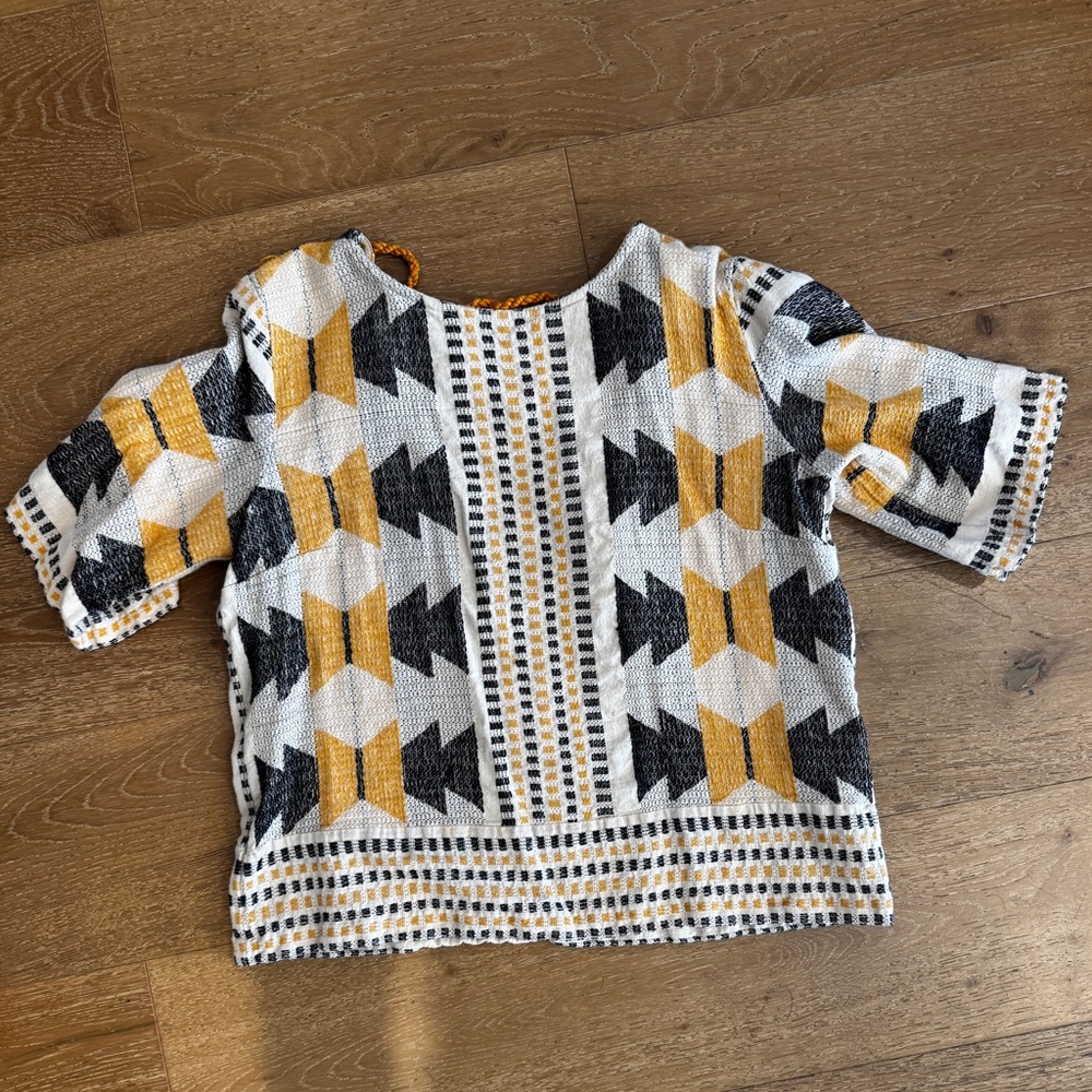 Chic Geometric Knit Top in Black, White, and Yellow